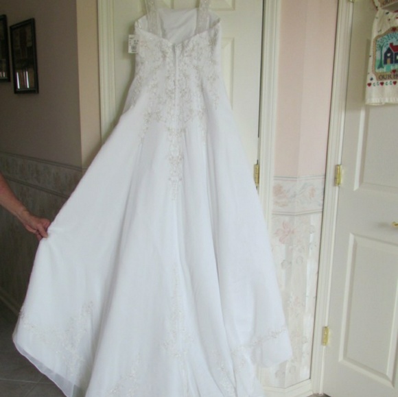 David's Bridal Wedding Dress Size 10 - Picture 3 of 5